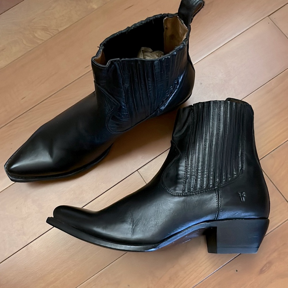 NEW pair of Frye ankle booties!